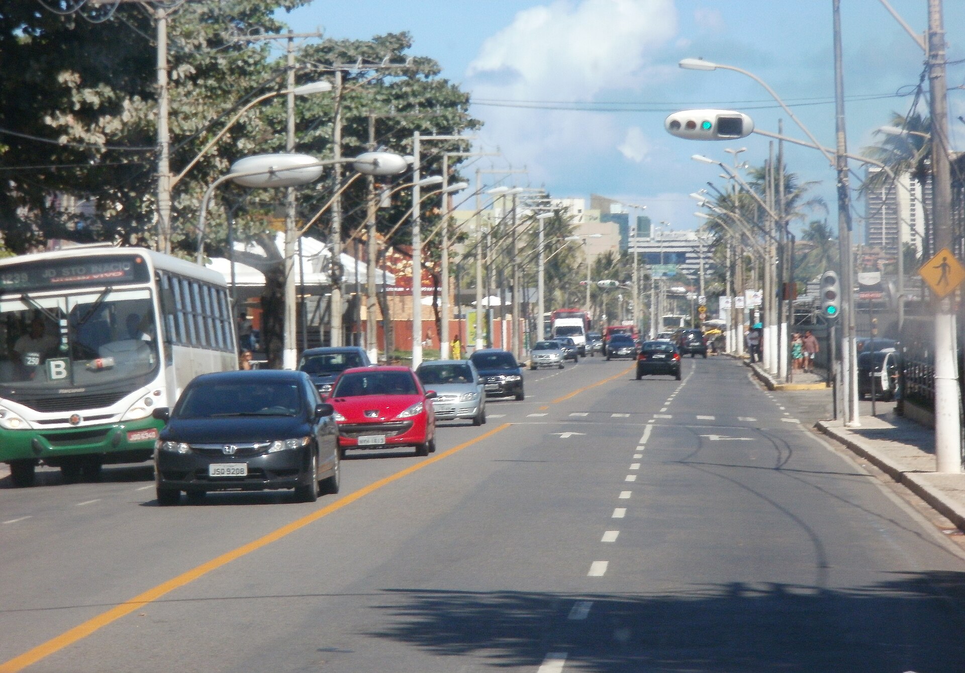 Imagem de referência de Avenida Oceânica, descrito nos dados abertos como logradouro público em Salvador, município do estado brasileiro da Bahia