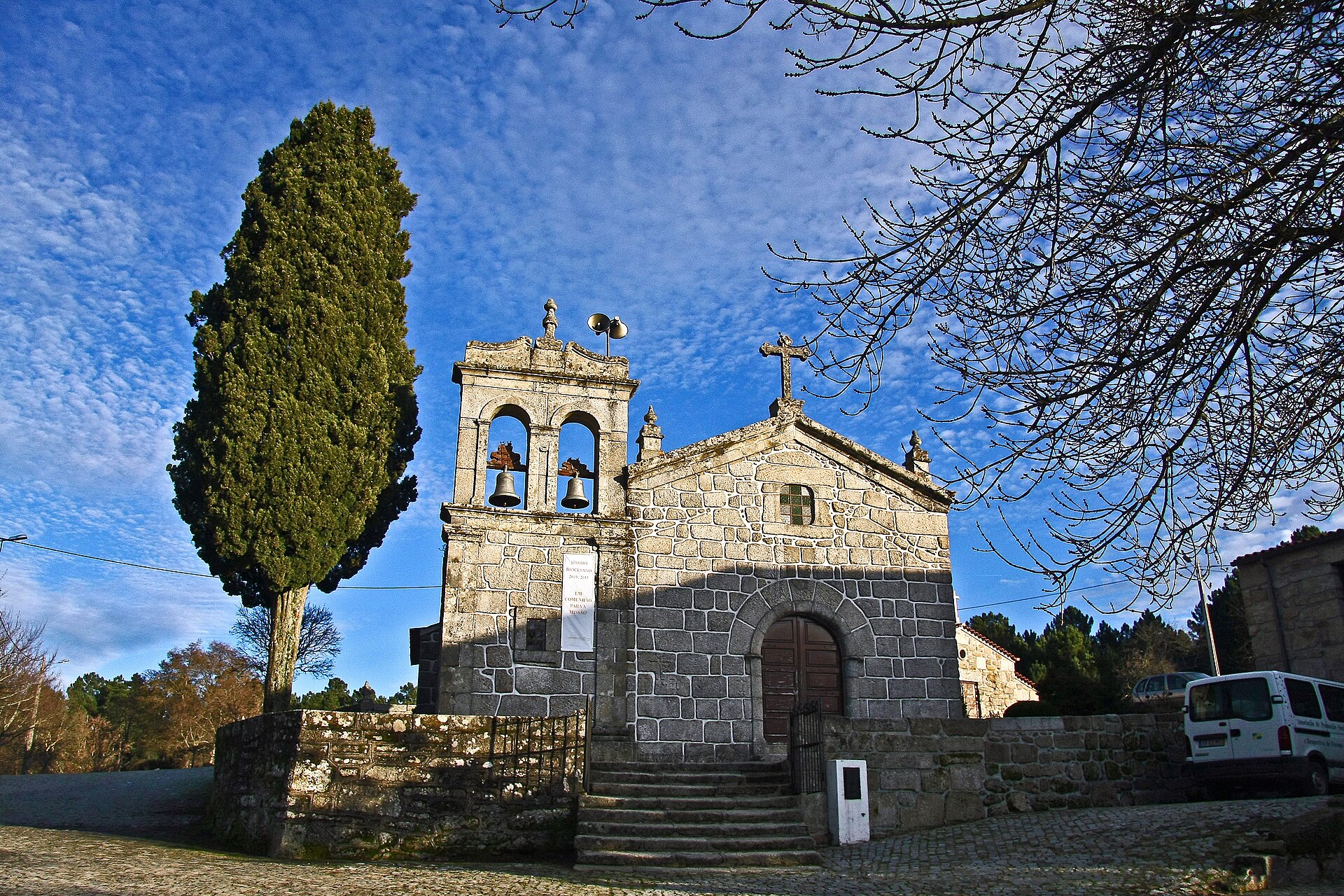 Imagem de referência relacionada a Queiriz, item descrito como povoação portuguesa sede da Freguesia de Queiriz do Município de Fornos de Algodres