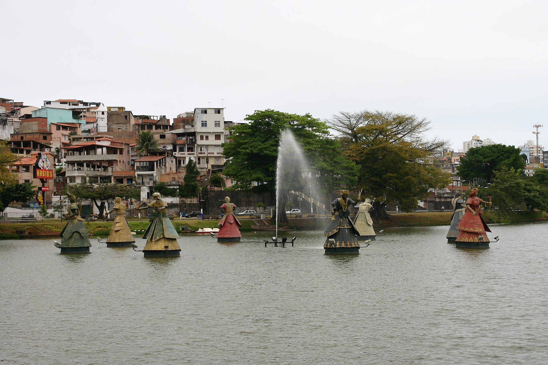 Imagem de referência de Conjunto escultórico do Parque do Dique do Tororó, descrito nos dados abertos como conjunto de esculturas de orixás em lago artificial de Salvador, Bahia