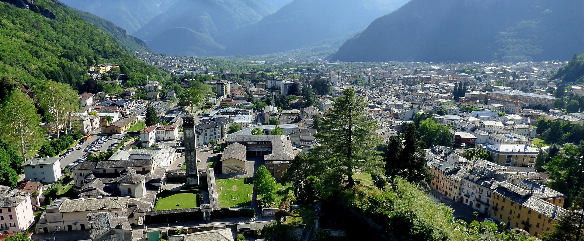 Imagem de referência de Chiavenna, descrito nos dados abertos como comuna italiana
