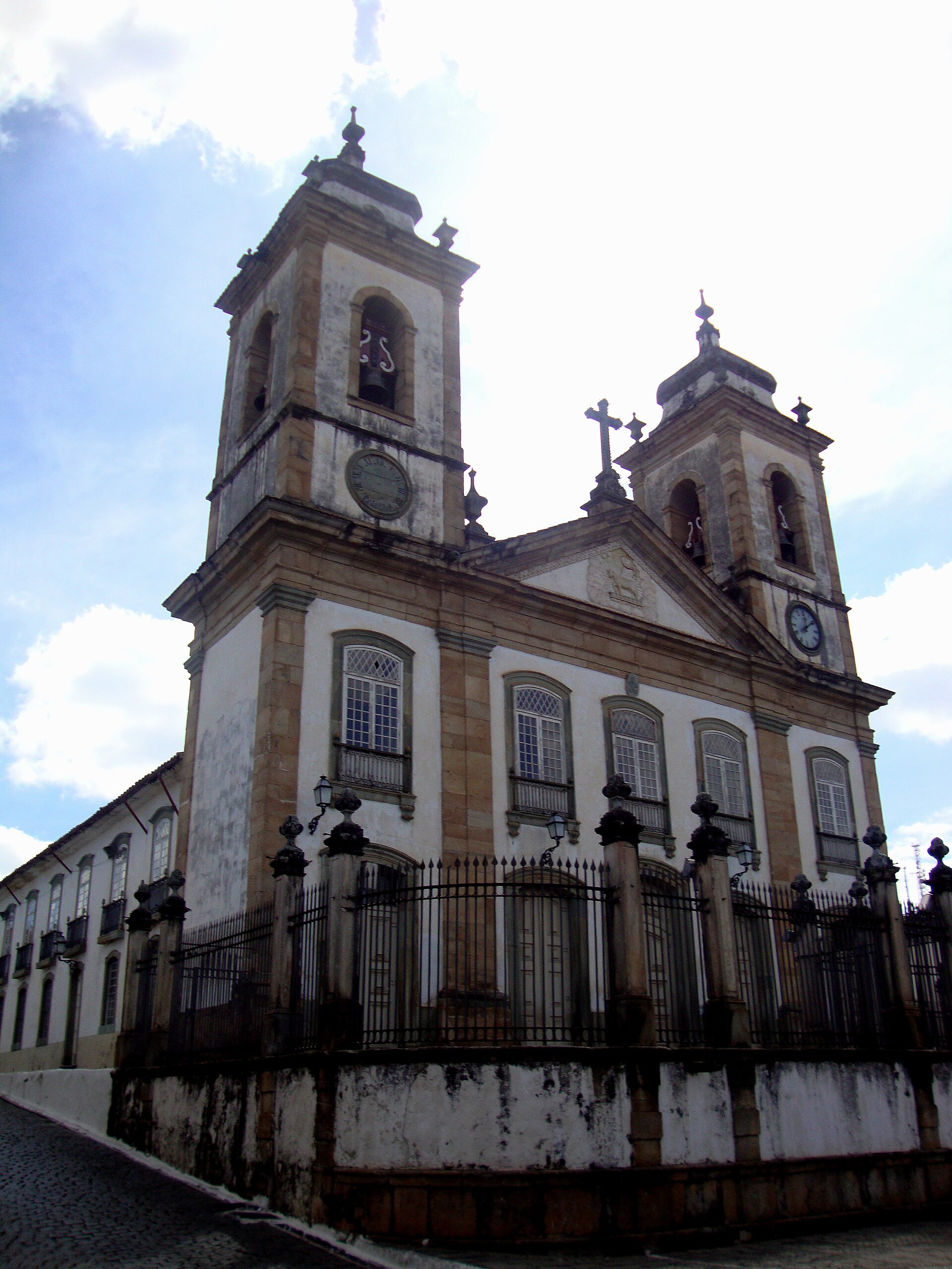 Imagem de referência de Catedral Basílica de Nossa Senhora do Pilar, descrito nos dados abertos como patrimônio localizado no Brasil