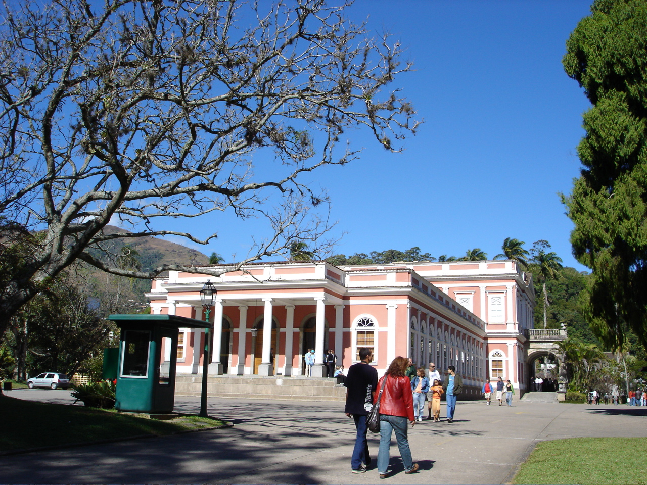 Imagem de referência de Petrópolis, descrito nos dados abertos como cidade do estado do Rio de Janeiro, Brasil