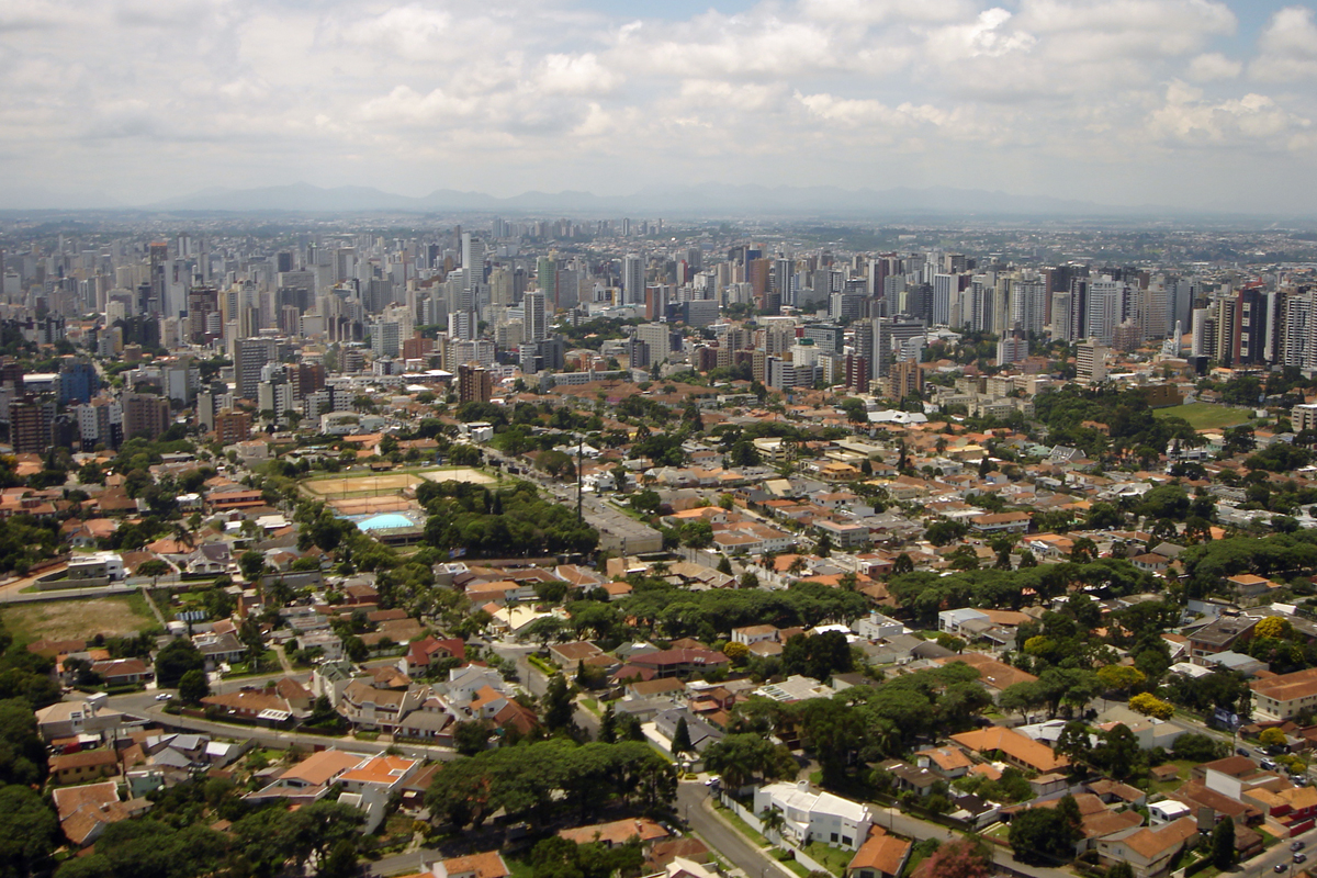 Imagem de referência de Curitiba, descrito nos dados abertos como capital do estado do Paraná, sul do Brasil
