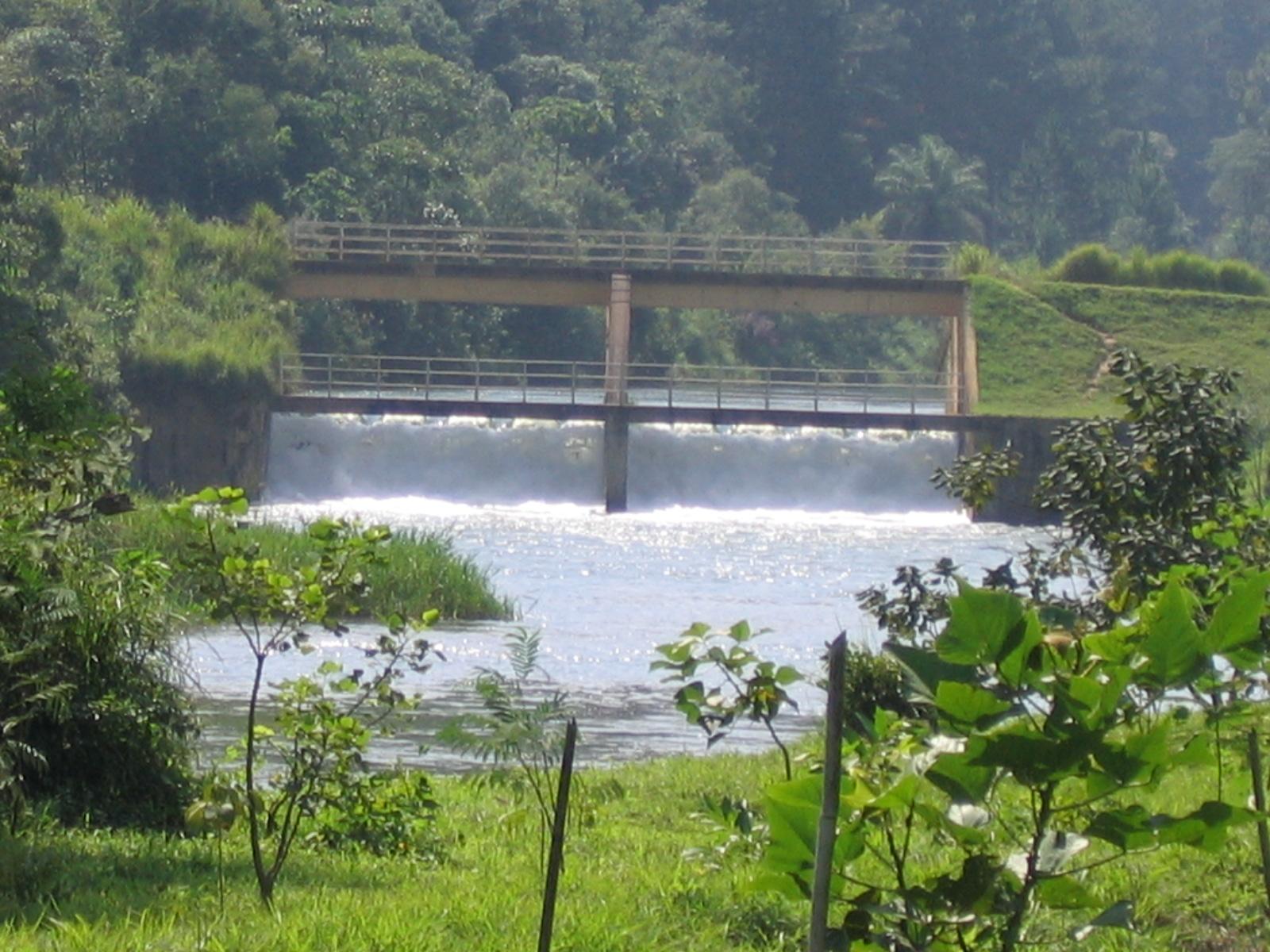 Imagem de referência de Rio Juqueri, descrito nos dados abertos como rio afluente da margem direita do Rio Tietê, no estado de São Paulo, no Brasil