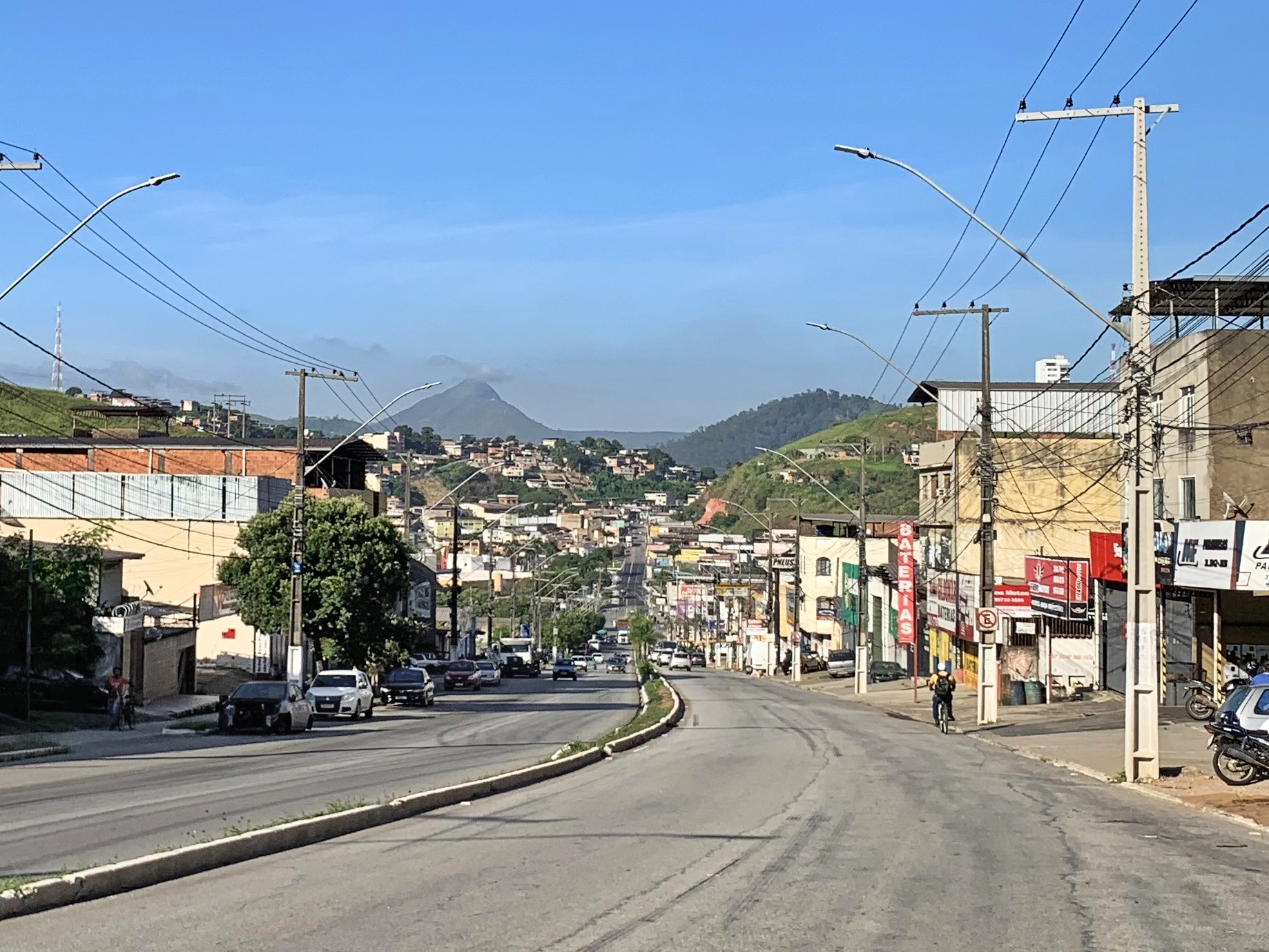Imagem de referência de Avenida Presidente Tancredo de Almeida Neves, descrito nos dados abertos como logradouro em Coronel Fabriciano, Minas Gerais, Brasil