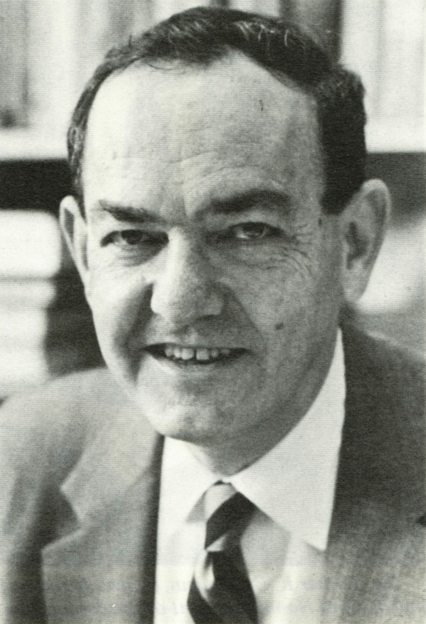 Imagem de referência relacionada a Herbert Simon, item descrito como economista norte-americano