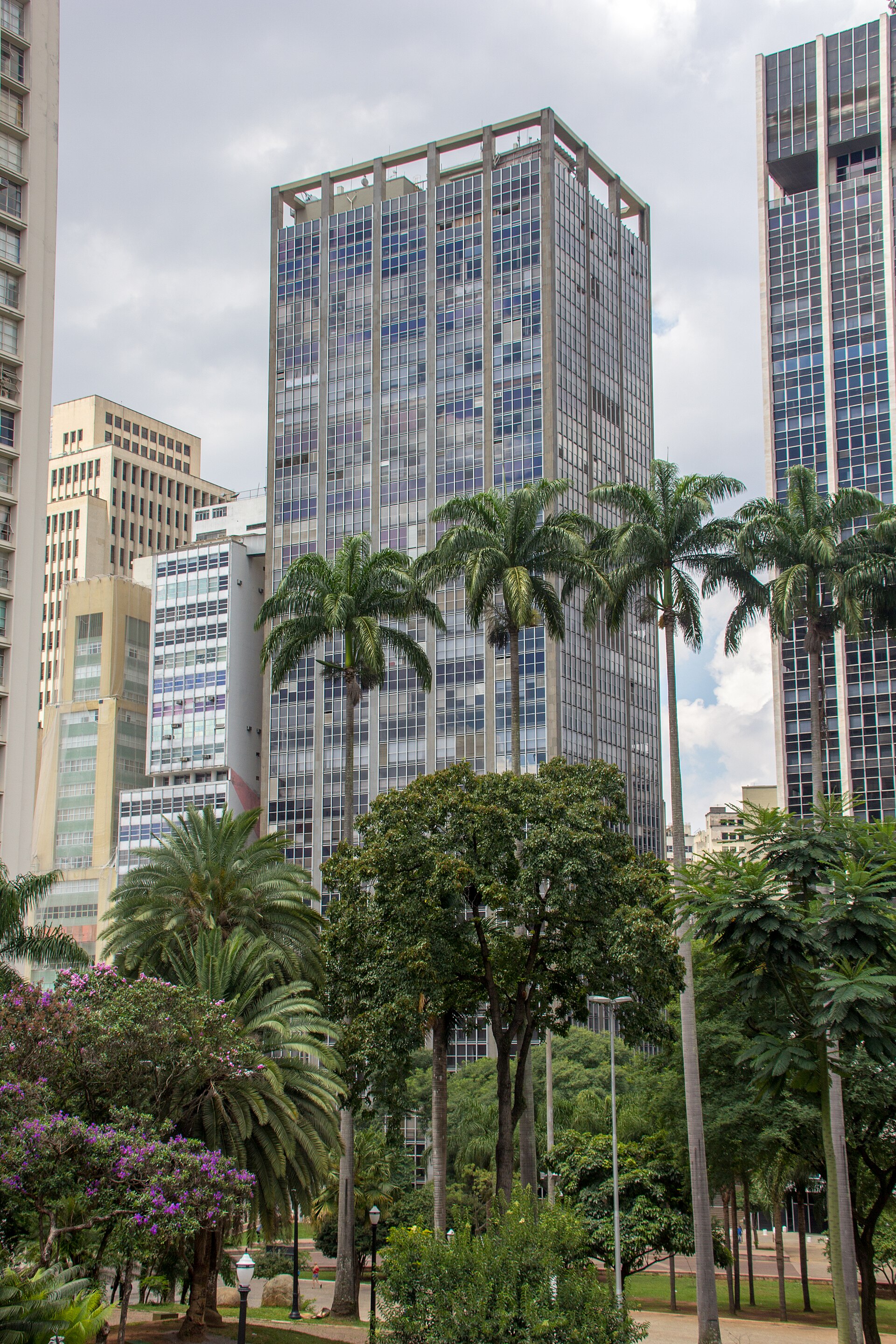 Imagem de referência relacionada a Edifício Grande São Paulo, item descrito como edifício em São Paulo, Brasil
