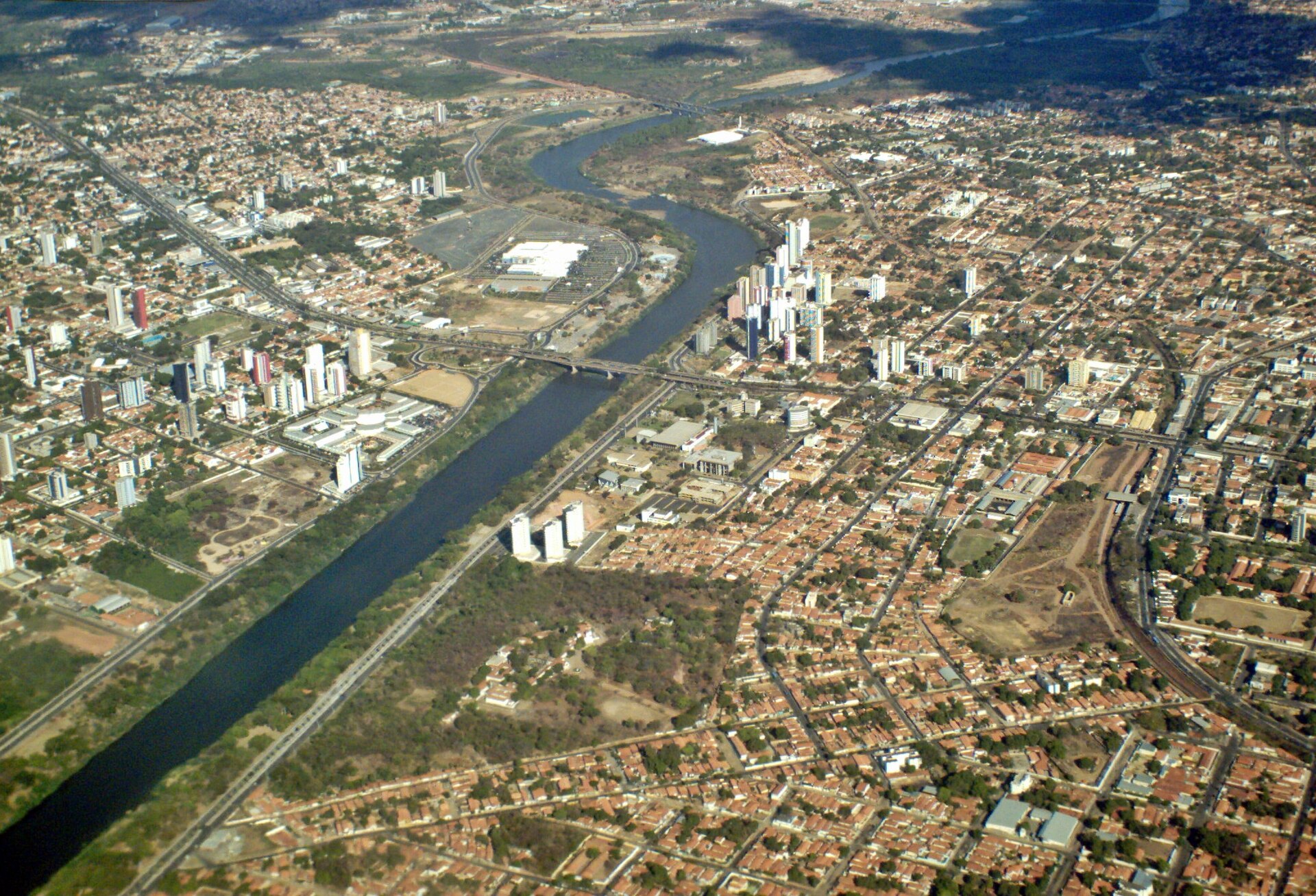 Imagem de referência de Rio Poti, descrito nos dados abertos como um rio brasileiro na região Nordeste