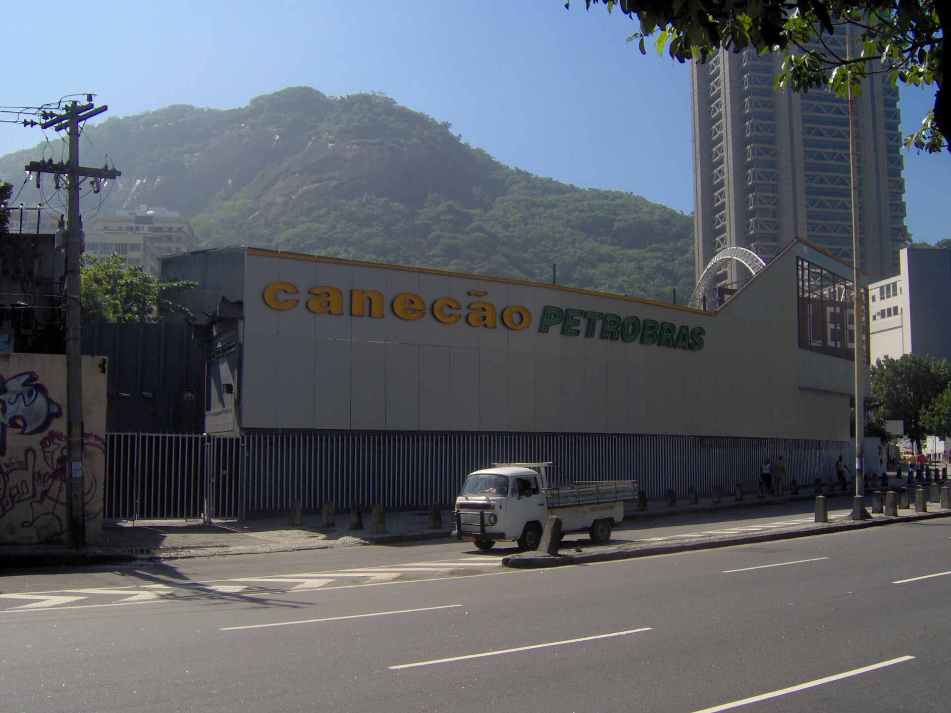 Imagem de referência de Canecão, descrito nos dados abertos como antiga casa de espetáculos localizada em Botafogo, Rio de Janeiro