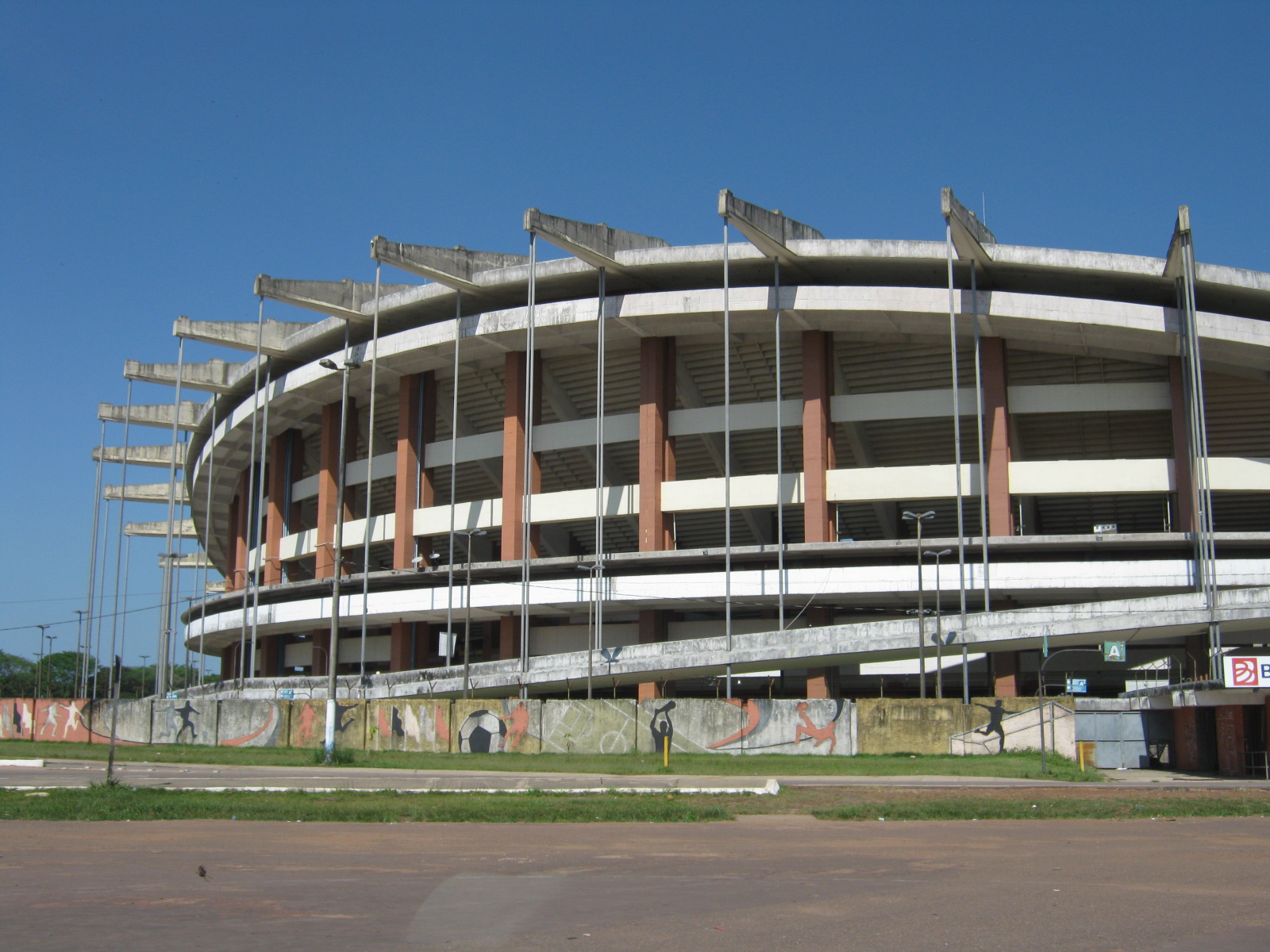 Imagem de referência de Estádio Estadual Jornalista Edgar Augusto Proença, descrito nos dados abertos como estádio poliesportivo brasileiro inaugurado em 1978, localizado na cidade de Belém (Pará)