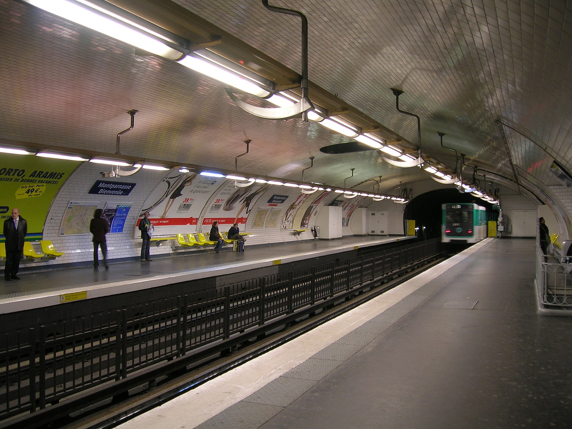 Imagem de referência de Montparnasse - Bienvenüe, descrito nos dados abertos como estação do Metropolitano de Paris