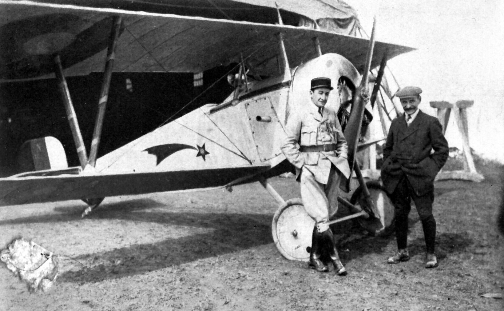 Imagem de referência relacionada a Nieuport, item descrito como fabricante de aeronaves