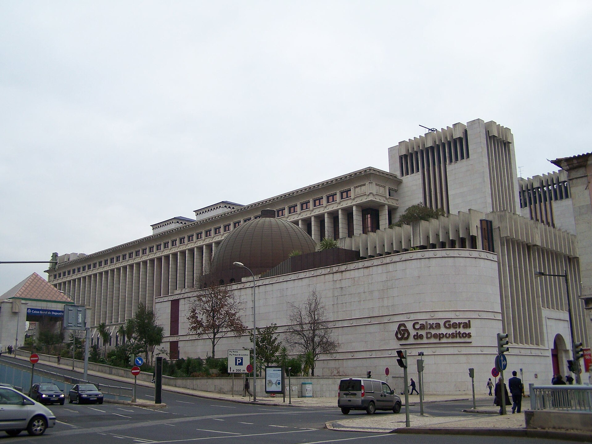 Imagem de referência de Edifício-sede da Caixa Geral de Depósitos, CGD, na Avenida João XXI, descrito nos dados abertos como edifício sede da Caixa Gral de Depósitos em Lisboa