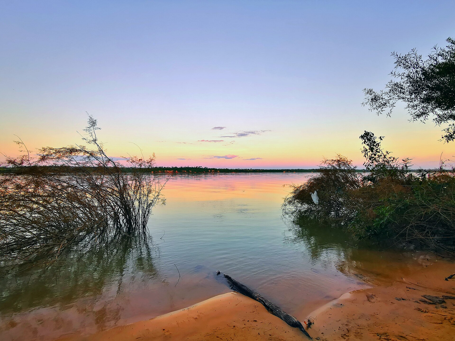 Imagem de referência de Rio Araguaia, descrito nos dados abertos como rio brasileiro