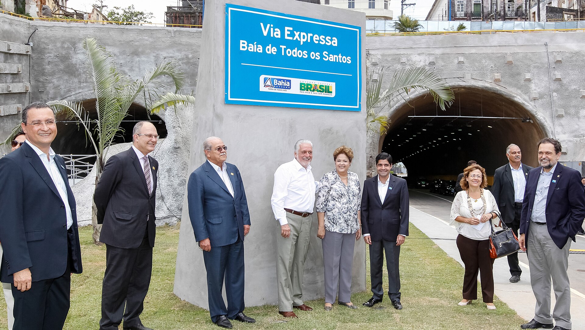 Imagem de referência de Via Expressa Baía de Todos os Santos, descrito nos dados abertos como via expressa brasileira entre a rodovia BR-324 e o Porto de Salvador