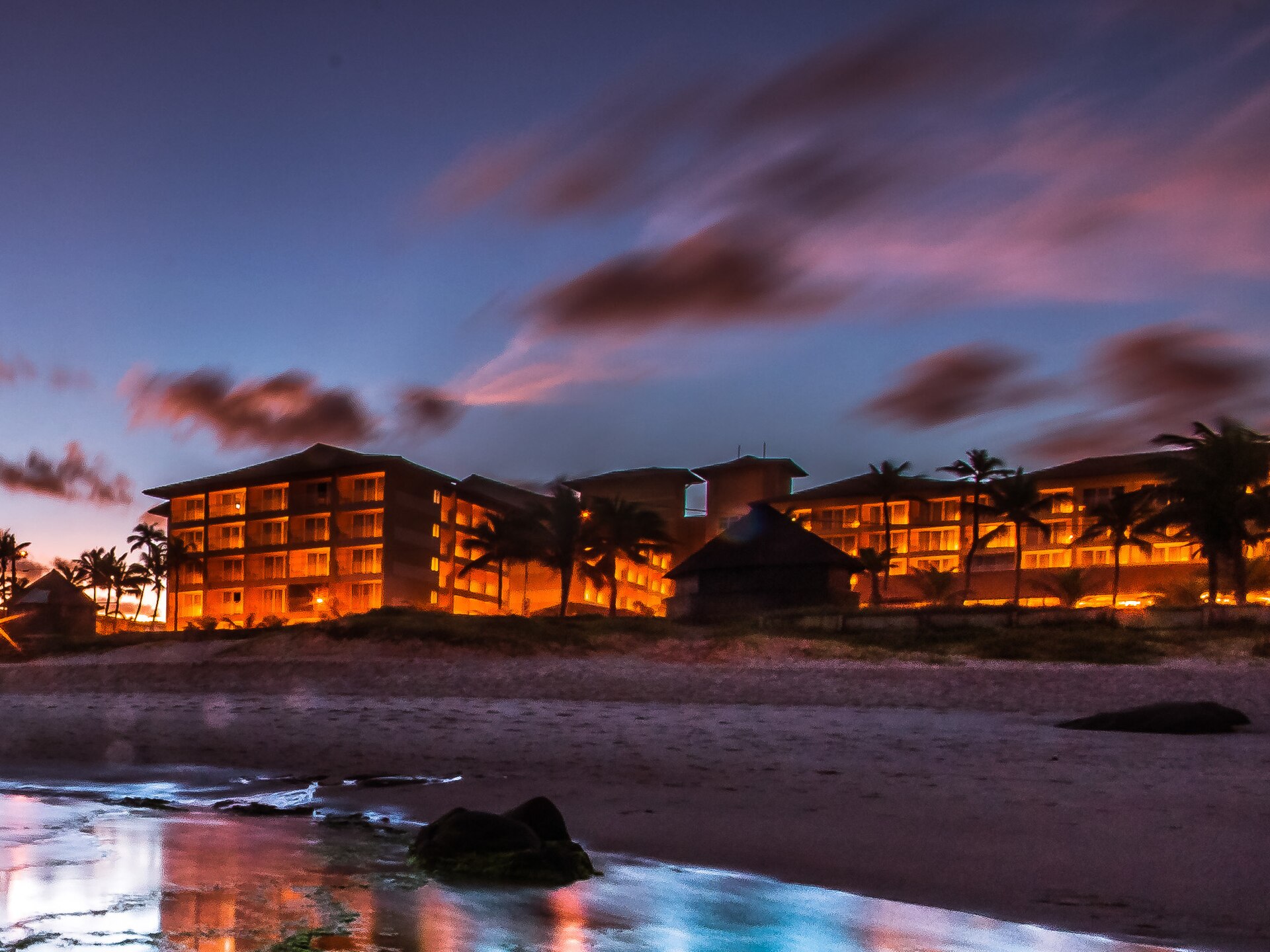 Imagem de referência de praia de Stella Maris, descrito nos dados abertos como trecho do litoral de Salvador, município do estado brasileiro da Bahia