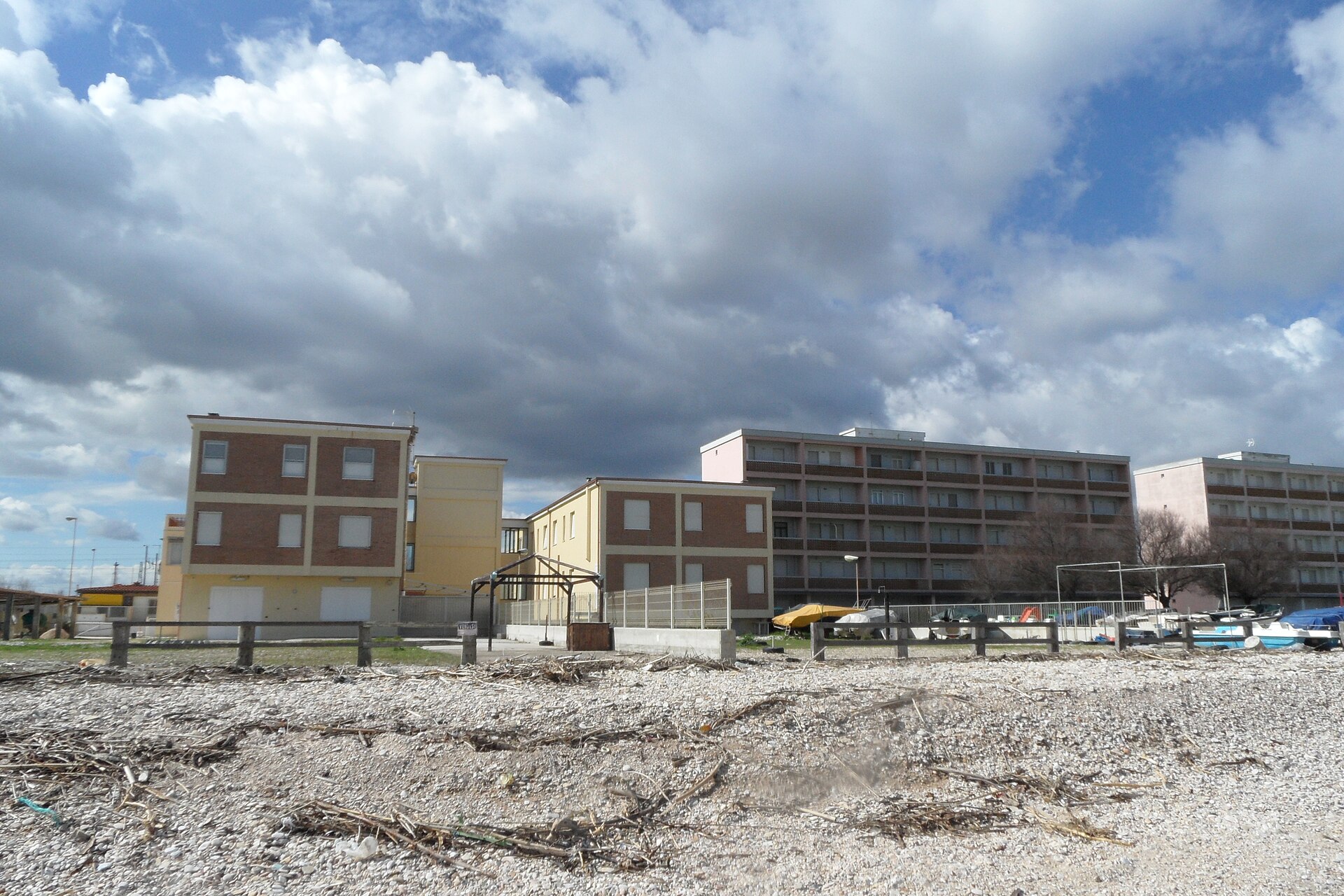 Imagem de referência relacionada a Marina di Rocca Priora, item descrito como registro de referência sobre Marina di Rocca Priora, organizado a partir de dados estruturados abertos