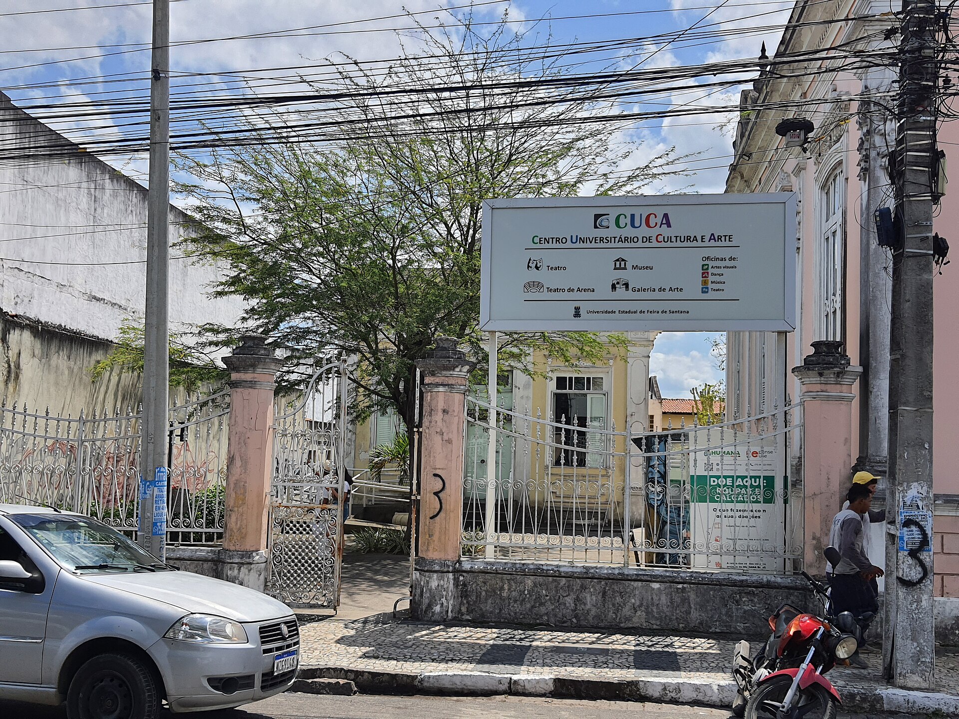 Imagem de referência de Centro Universitário de Cultura e Arte, descrito nos dados abertos como unidade universitária da UEFS
