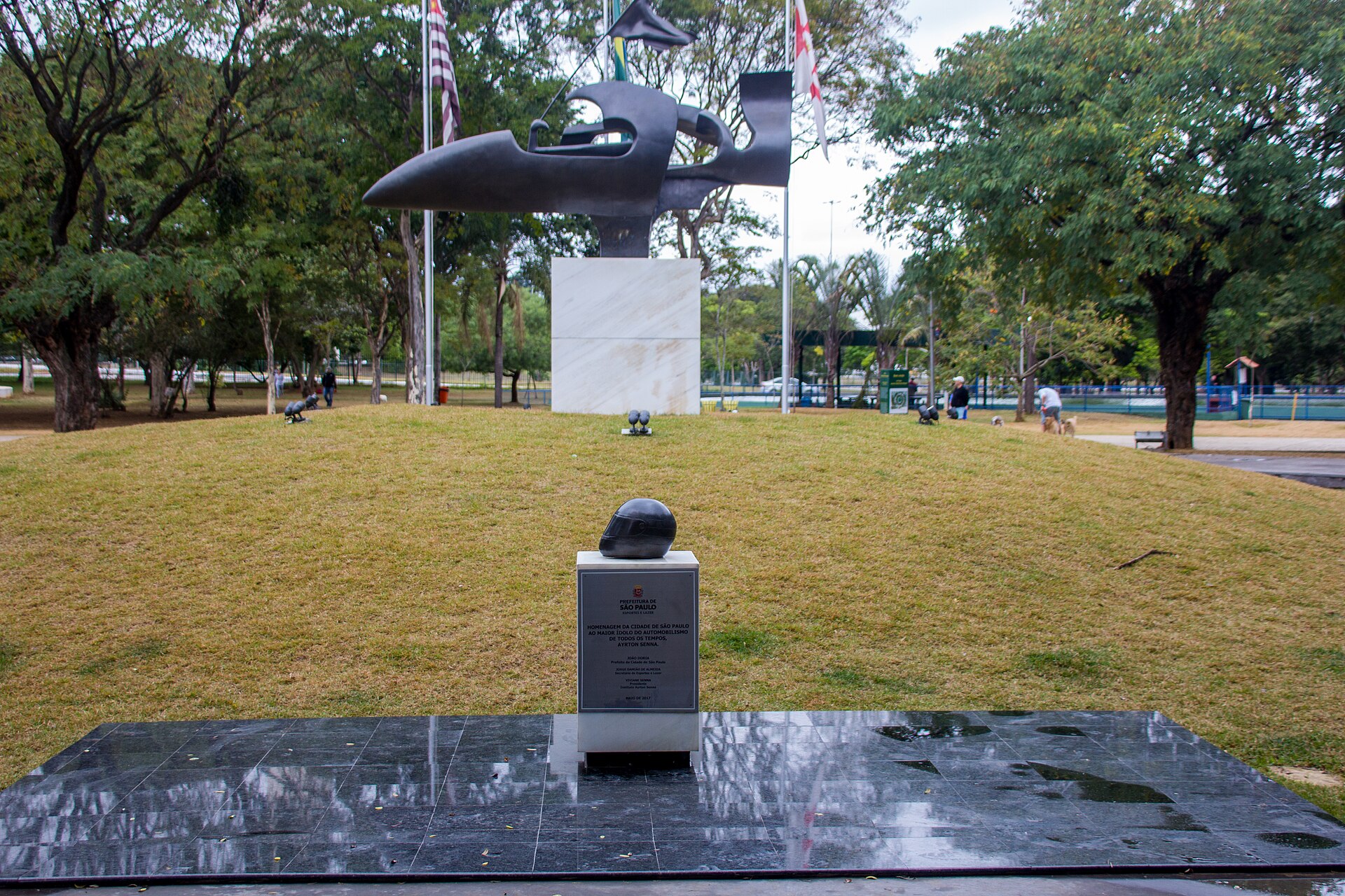 Imagem de referência de Monumento a Ayrton Senna, descrito nos dados abertos como monumento na cidade de São Paulo
