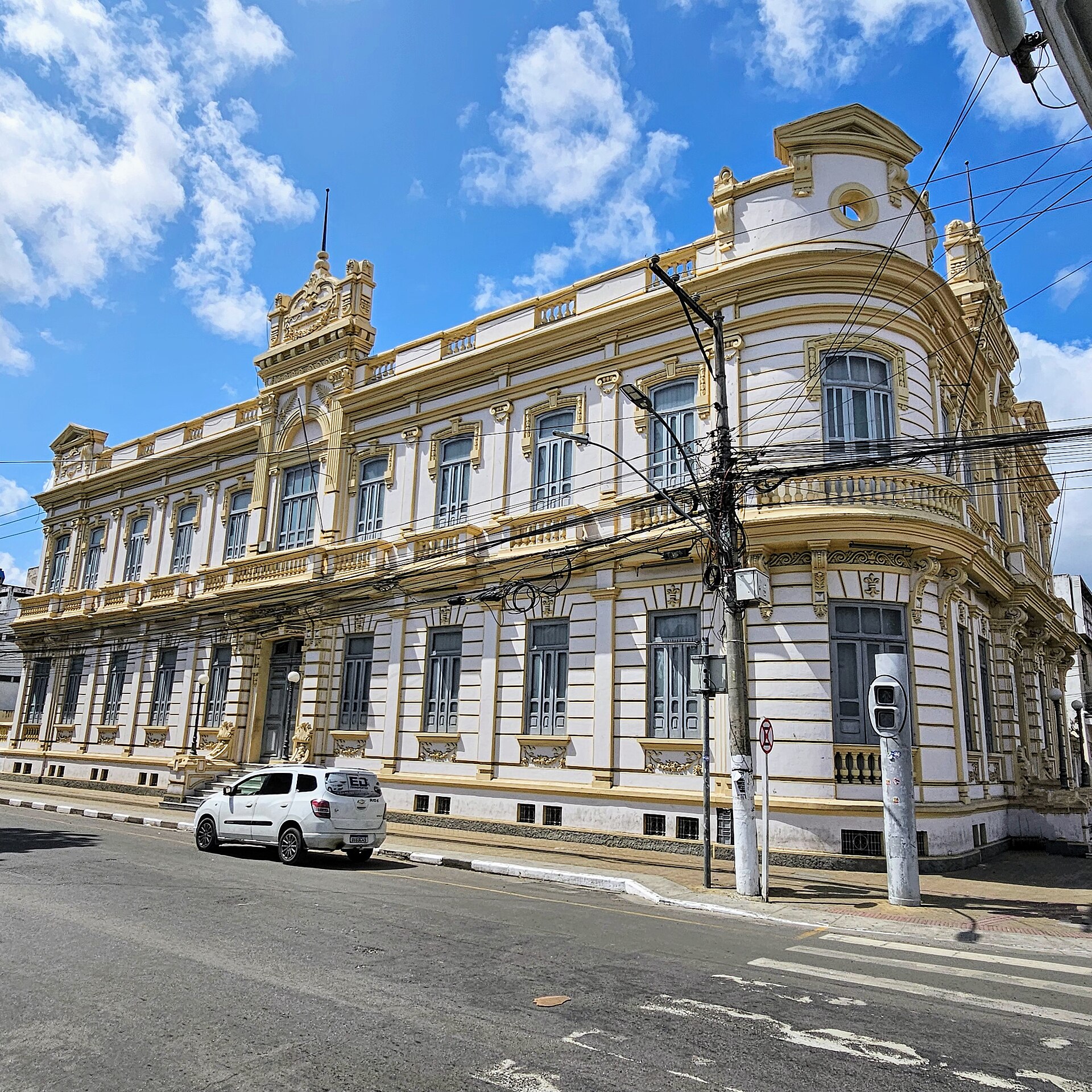 Imagem de referência de Paço Municipal de Feira de Santana, descrito nos dados abertos como sede da Prefeitura Municipal de Feira de Santana no estado brasileiro da Bahia