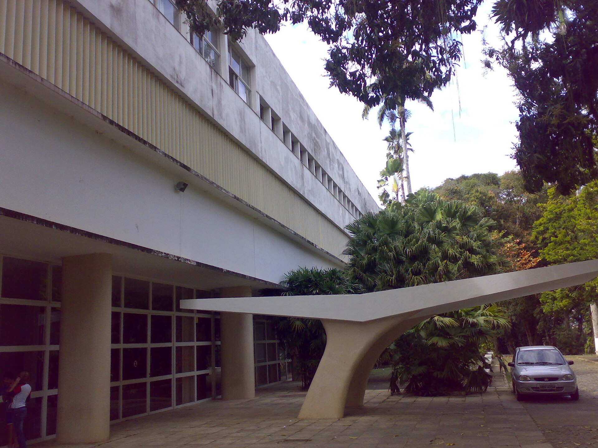 Imagem de referência relacionada a Colégio Cataguases, item descrito como edifício em Cataguases, Brasil