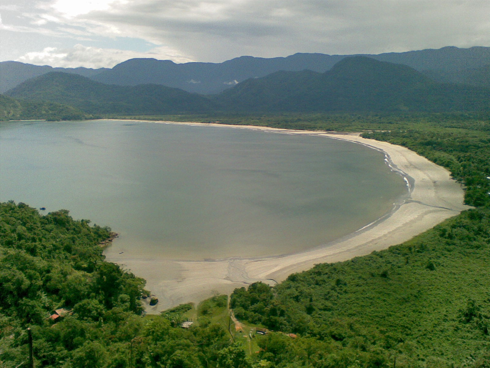 Imagem de referência de Serra do Mar, descrito nos dados abertos como conjunto de serras que beira o Oceano Atlântico por cerca de 1500 km da costa brasileira