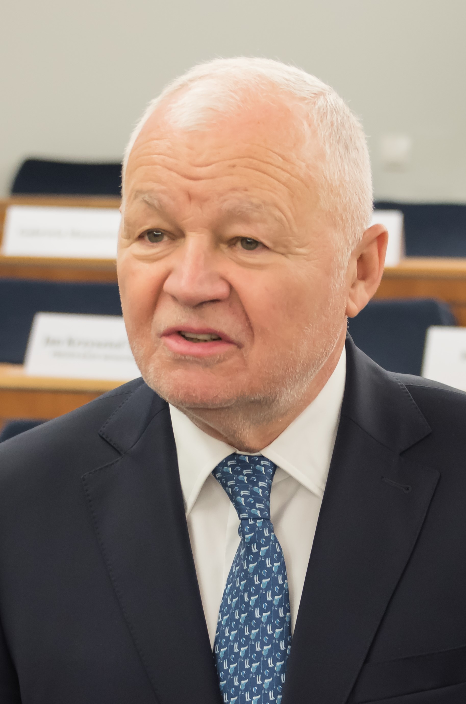 Imagem de referência relacionada a Jan Krzysztof Bielecki, item descrito como político polaco