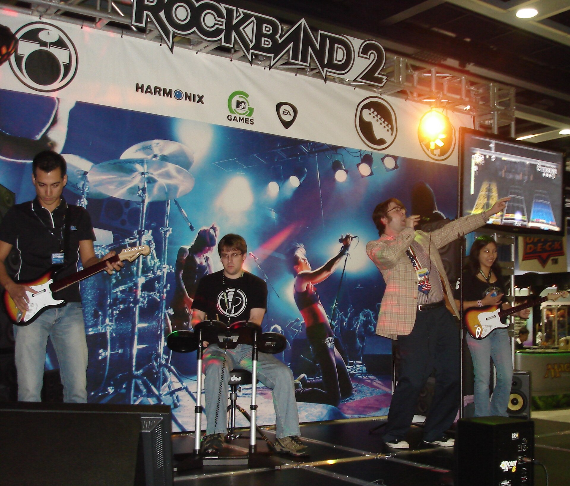 Imagem de referência relacionada a Rock Band 2, item descrito como videojogo de 2008