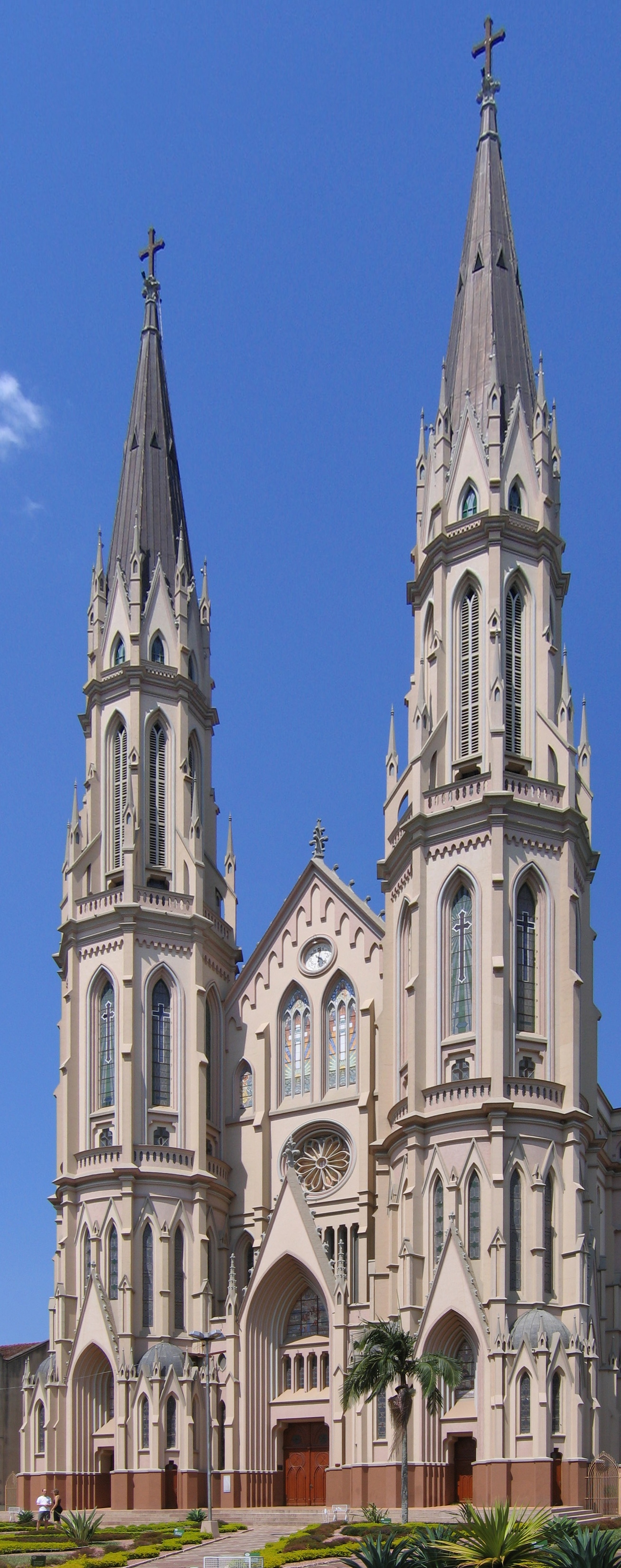 Imagem de referência de Catedral de São João Batista, descrito nos dados abertos como santa Cruz do Sul