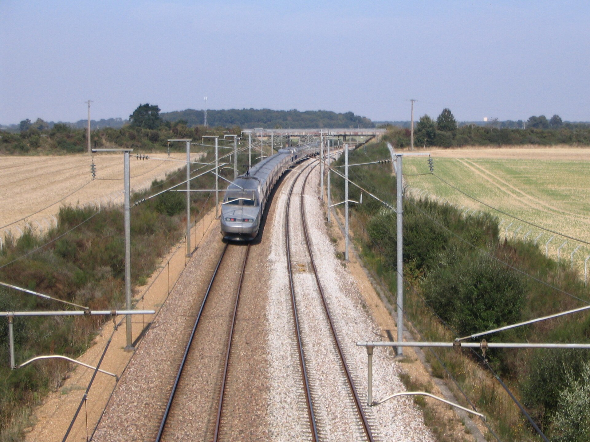 Imagem de referência de LGV Atlantique, descrito nos dados abertos como linha ferroviária de alta velocidade em França