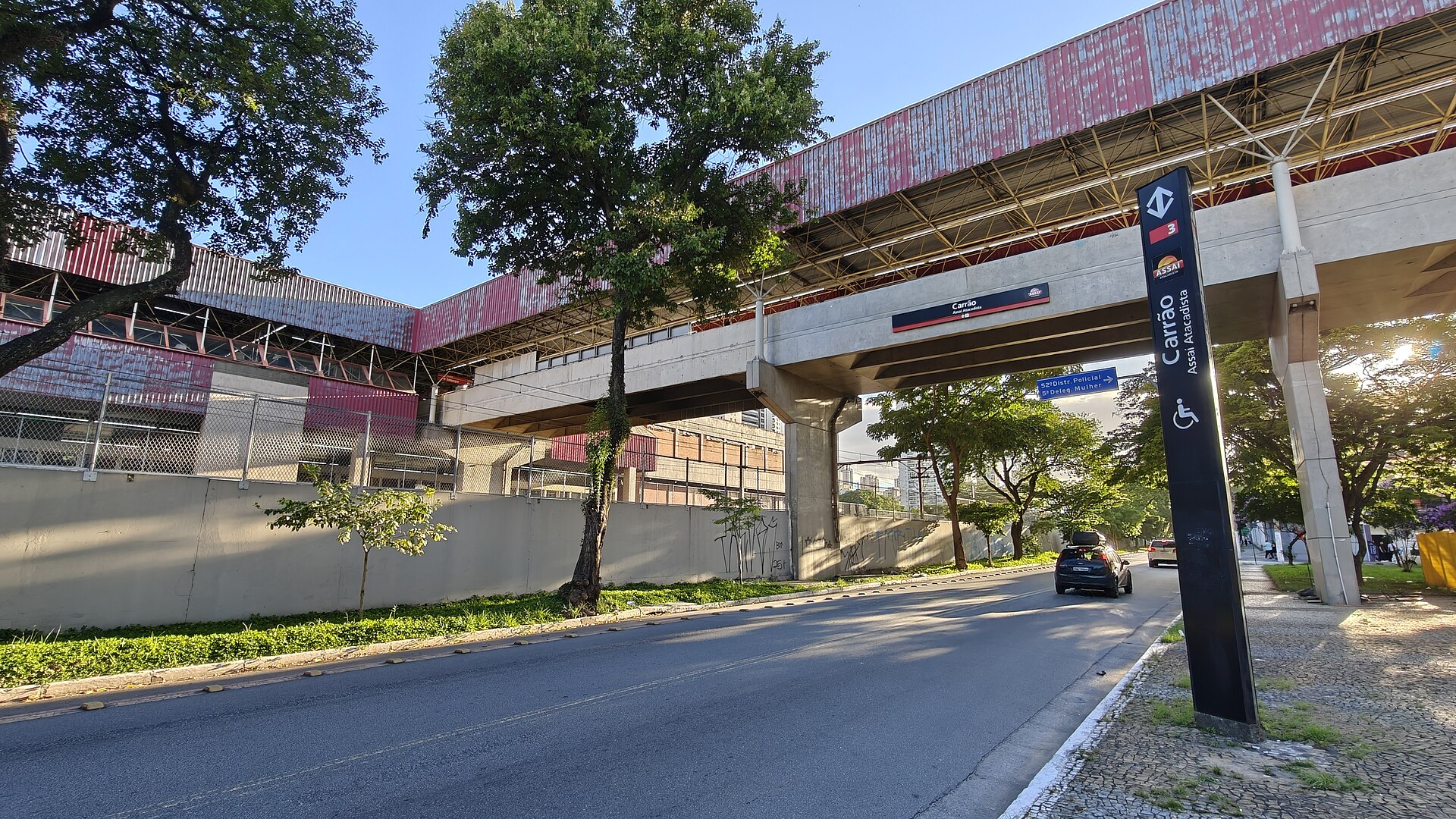 Imagem de referência de Estação Carrão, descrito nos dados abertos como estação de metrô em São Paulo
