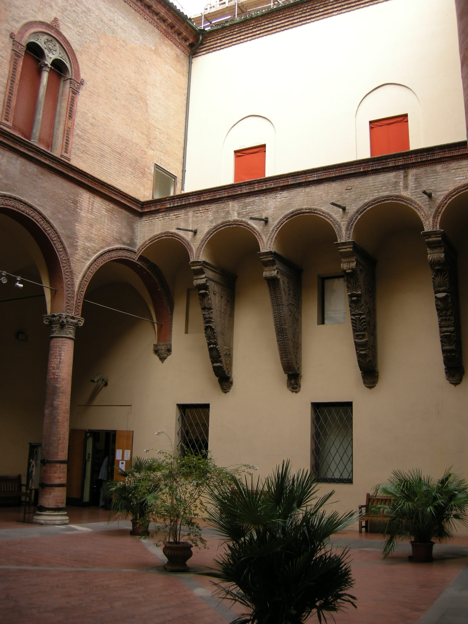 Imagem de referência de Museo Civico Medievale di Bologna, descrito nos dados abertos como museu em Bolonha, na itália