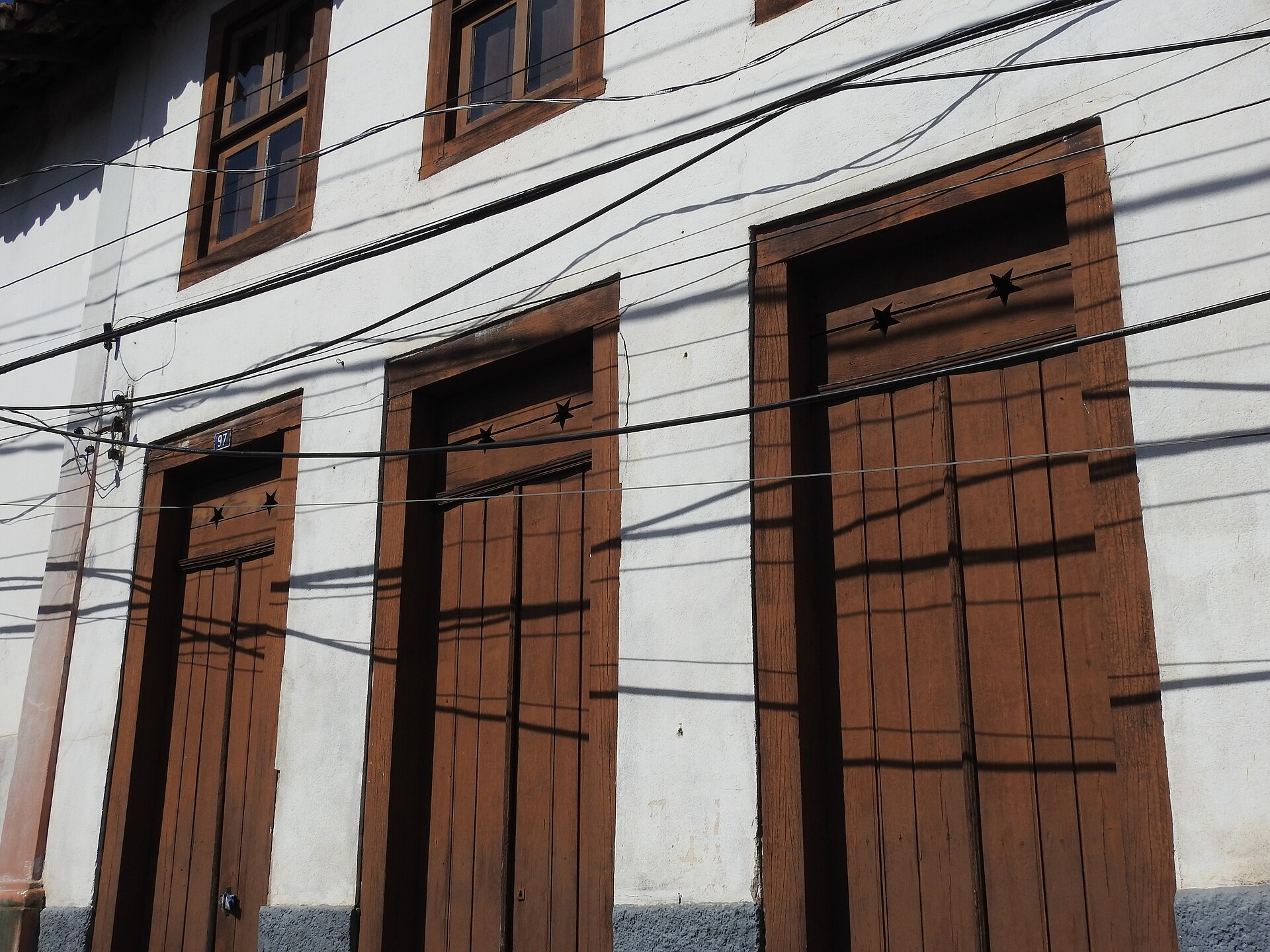 Imagem de referência de Casa na Rua Bartolomeu Bueno, 97, descrito nos dados abertos como imóvel localizado na cidade brasileira de Santana de Parnaíba, tombado pelo Conselho de Defesa do Patrimônio Histórico, Arqueológico, Artístico e Turístico do Estado - CONDEPHAAT