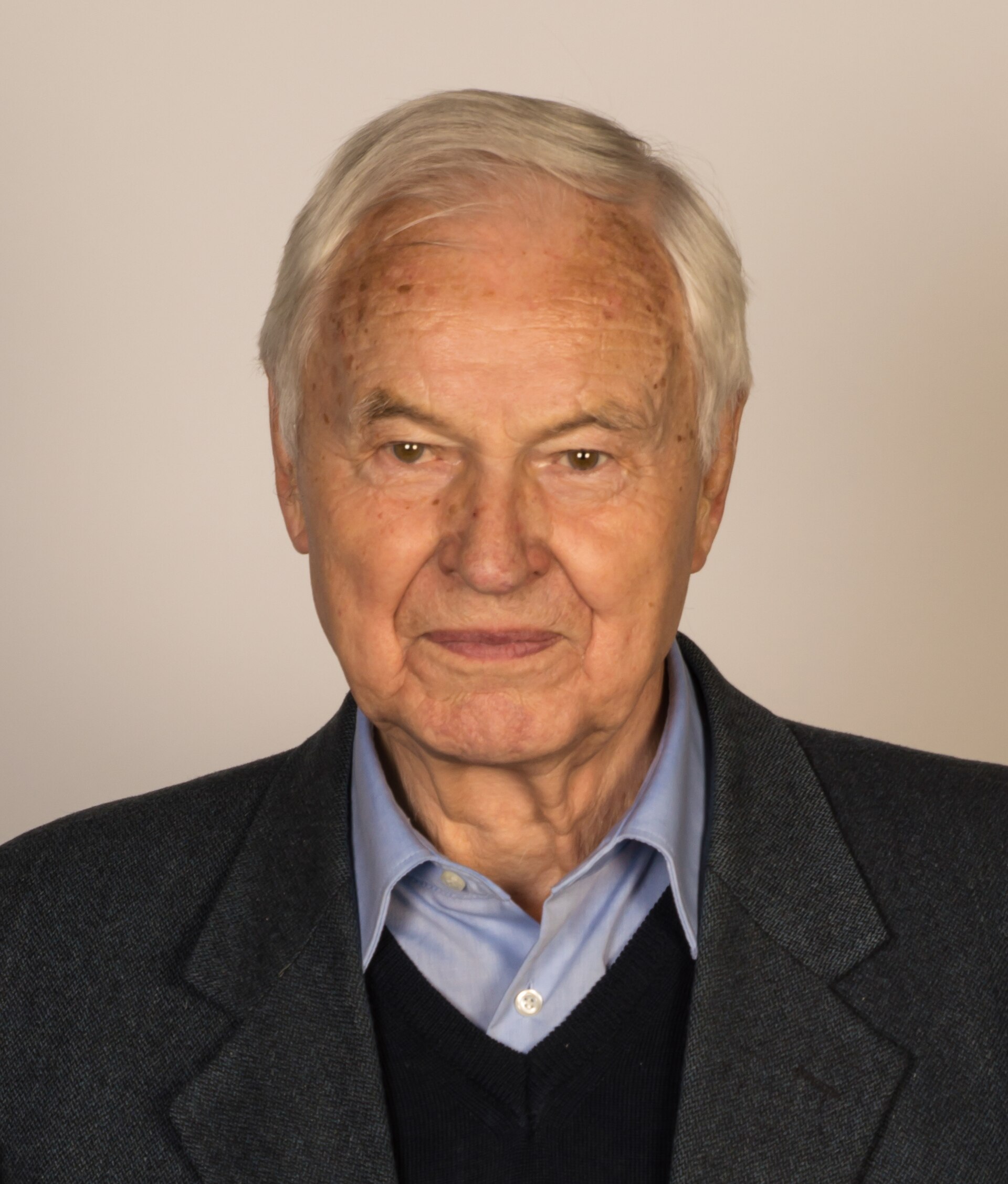 Imagem de referência de Hans Modrow, descrito nos dados abertos como político alemão (1928-2023)