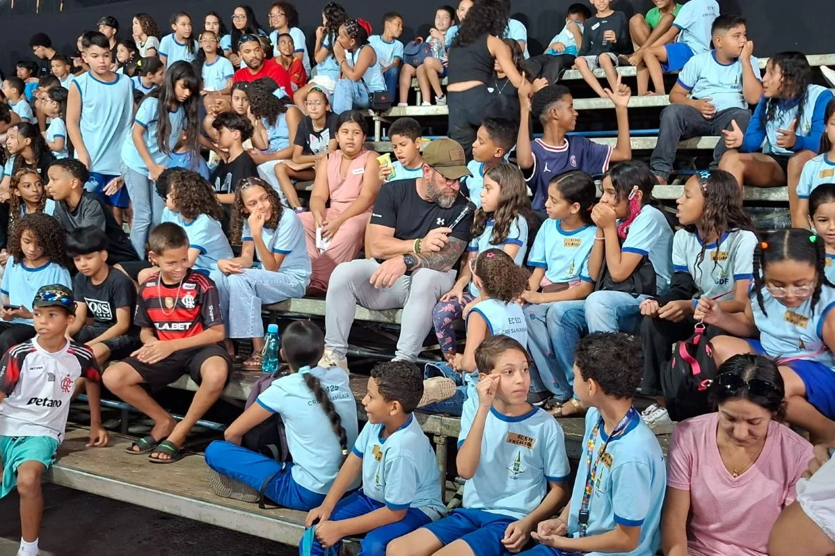 BSB Fight 7: alunos da rede pública assistem a palestra e falam com atletas