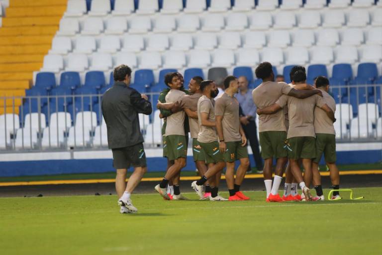Honduras com visita especial e a triste foto de Edwin no último treino