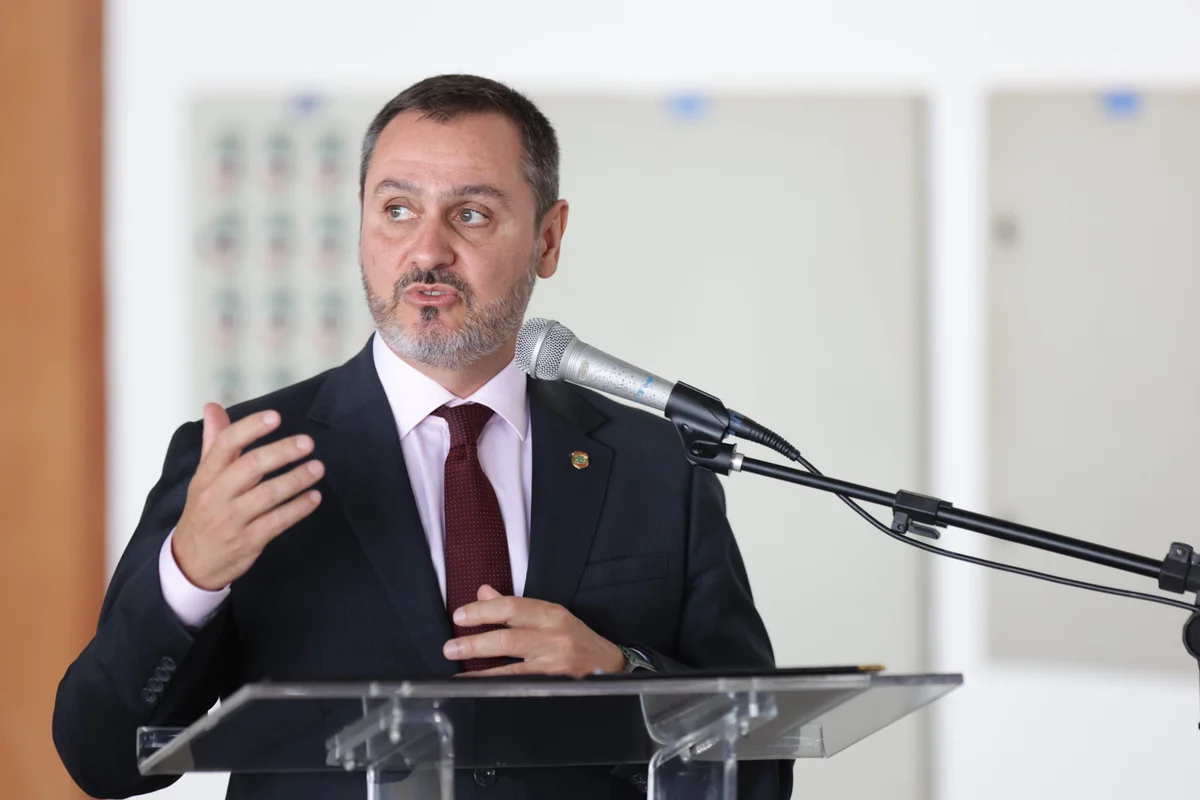 Imagem colorida do diretor-geral da PF Andrei Rodrigues - Metrópoles