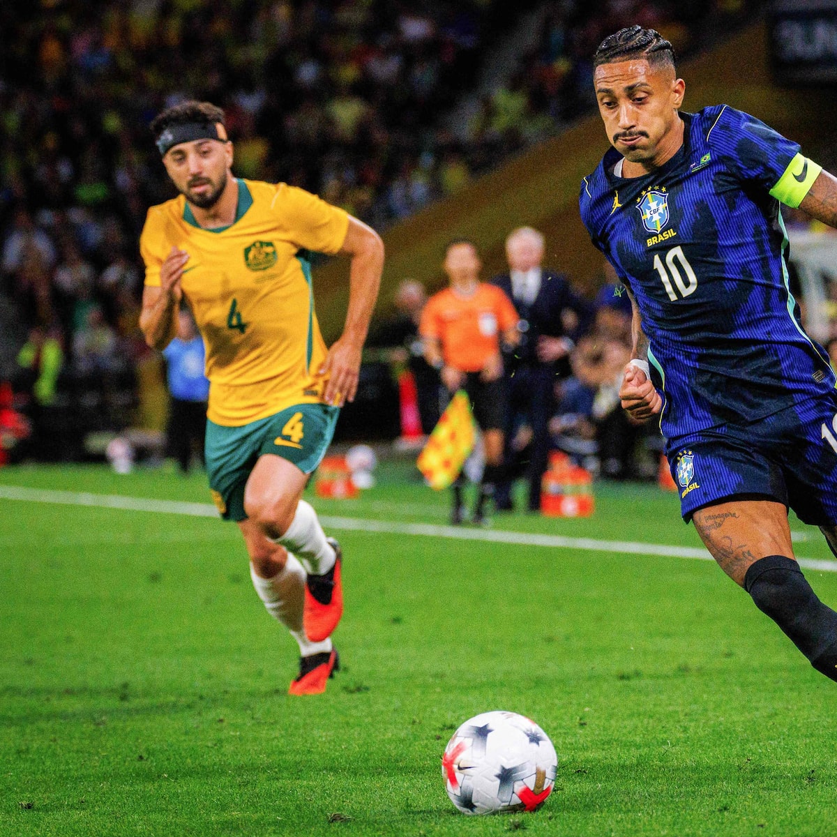 Raphinha deixa jogo da seleção sentindo a coxa e pode ser mais uma ‘vítima’ da Data Fifa