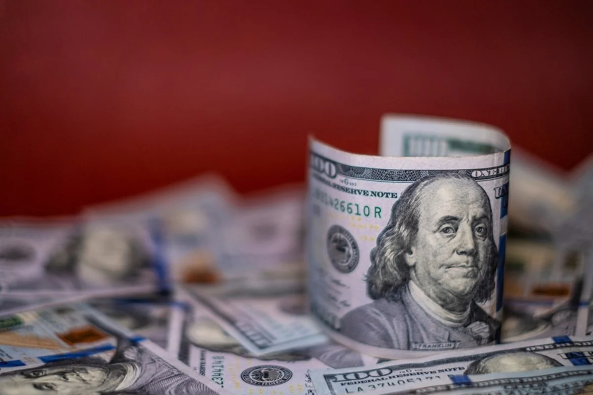 Imagem de notas de dólar dos EUA - Metrópoles