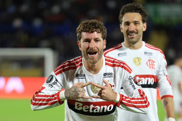 Flamengo vence Del Valle em Quito e abre vantagem na Libertadores - destaque galeria