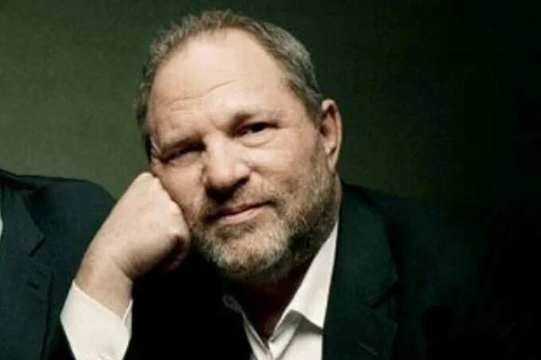 Harvey Weinstein é condenado a 15 anos por crime sexual contra assistente