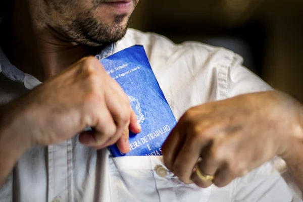 Com salários de até R$ 3,5 mil, DF tem 1.521 vagas de emprego nesta sexta