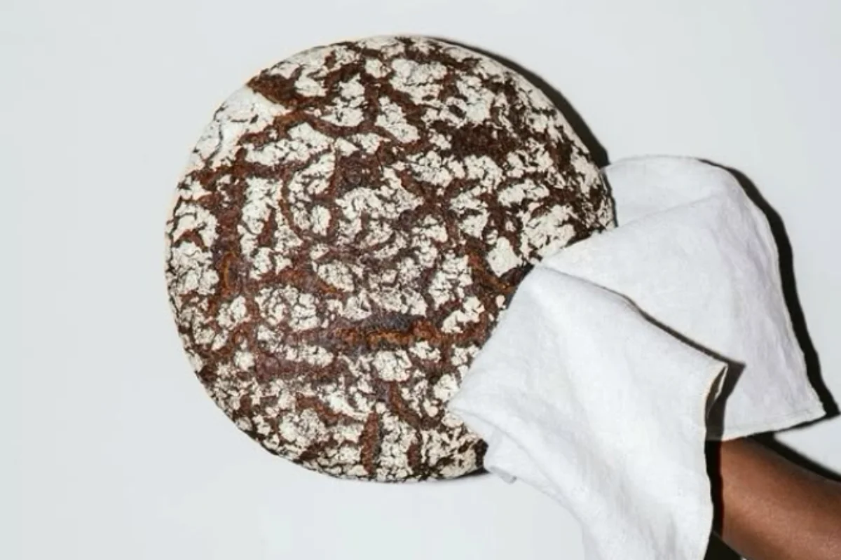 Padaria em Nova York gera polêmica ao vender pão por R$ 308