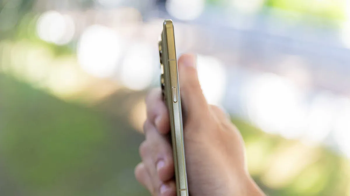 Imagem da matéria: Mercado Livre derrete preço do Motorola Signature de 512 GB; câmera melhor que iPhone