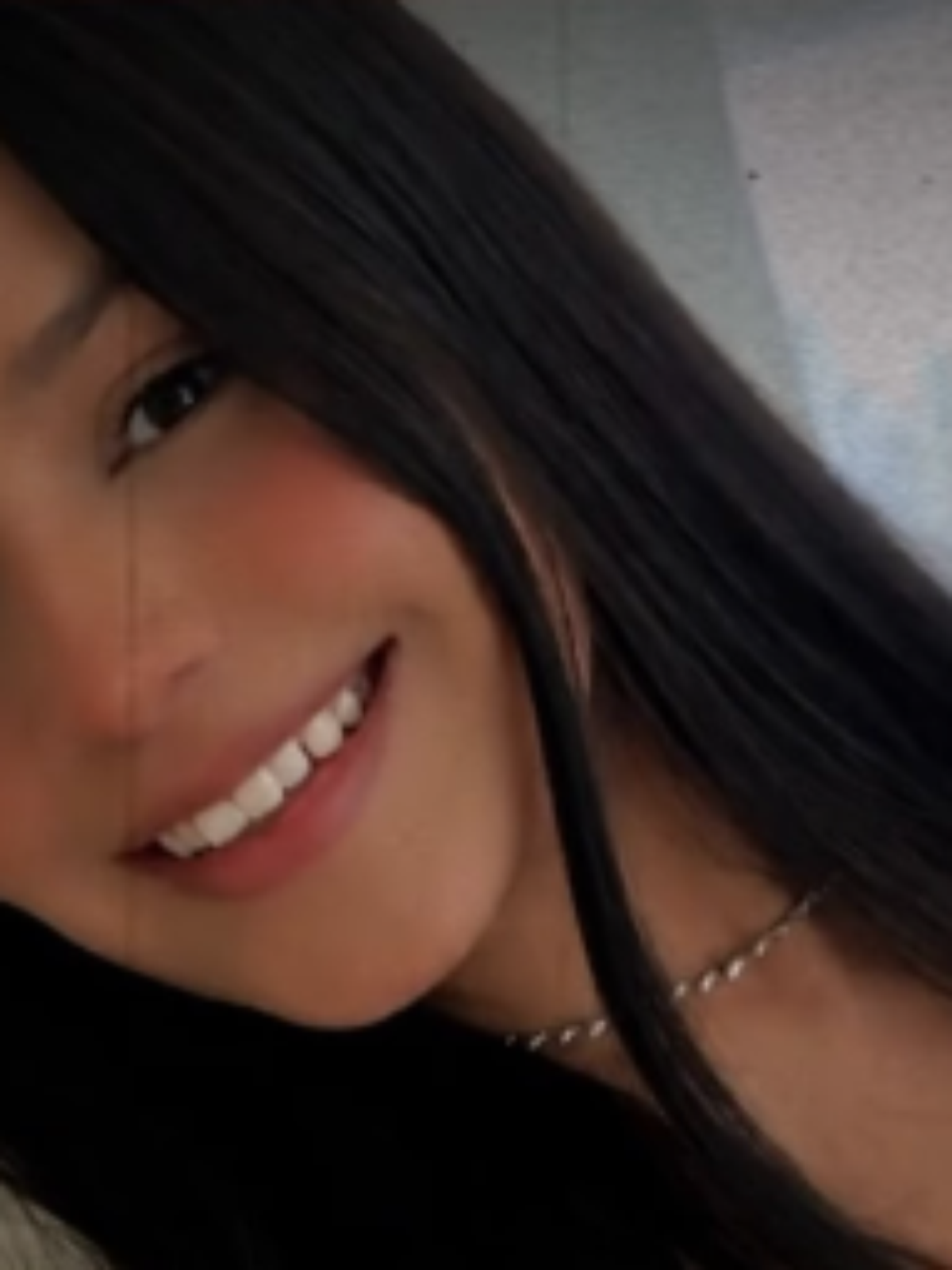 ‘Mãe, eu te amo’ e exame toxicológico negativo: caso Isabelle Caracristi tem mensagem emocionante para mãe e investigação de causa da morte