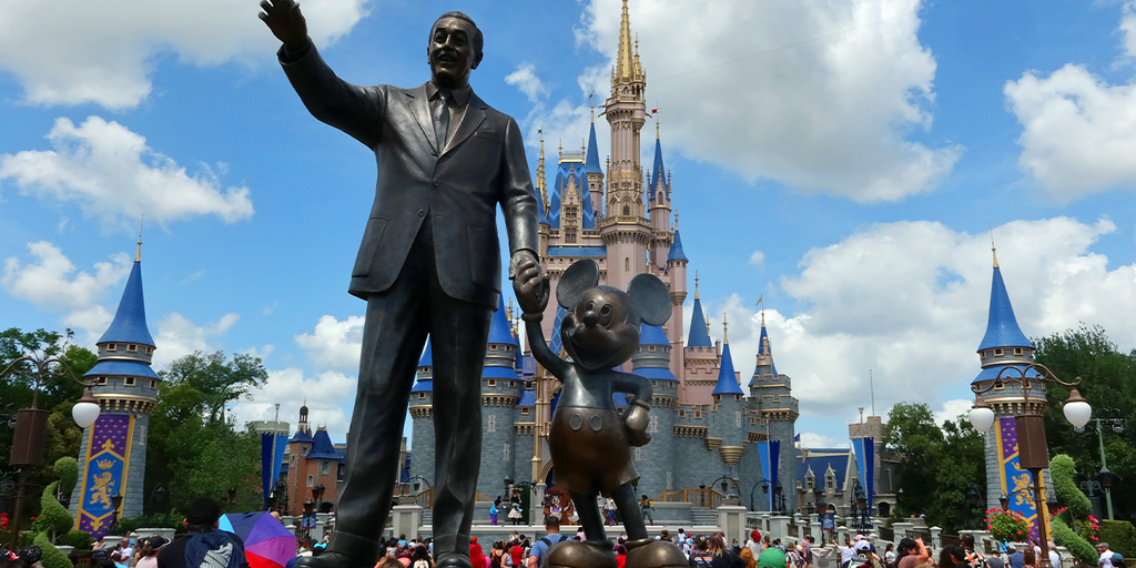 UCF Knights anunciam acordo de patrocinação no capacete incrivelmente alinhado com a marca com o Walt Disney World