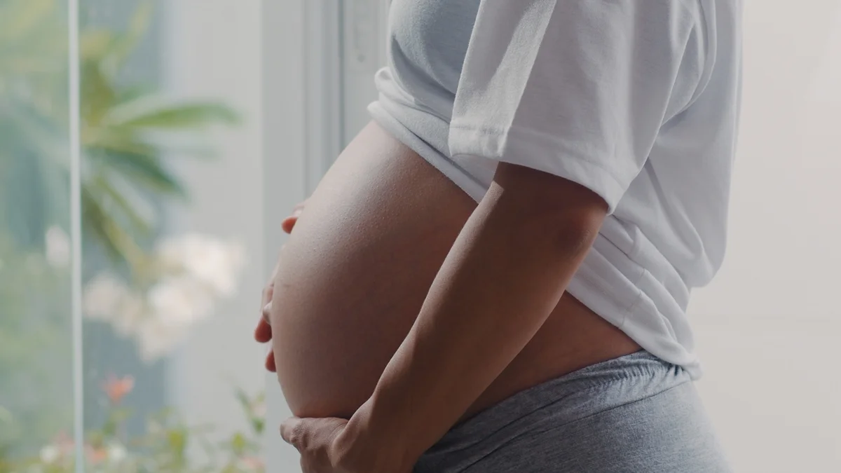 Exposição a substância do plástico na gestação é associada a autismo e TDAH