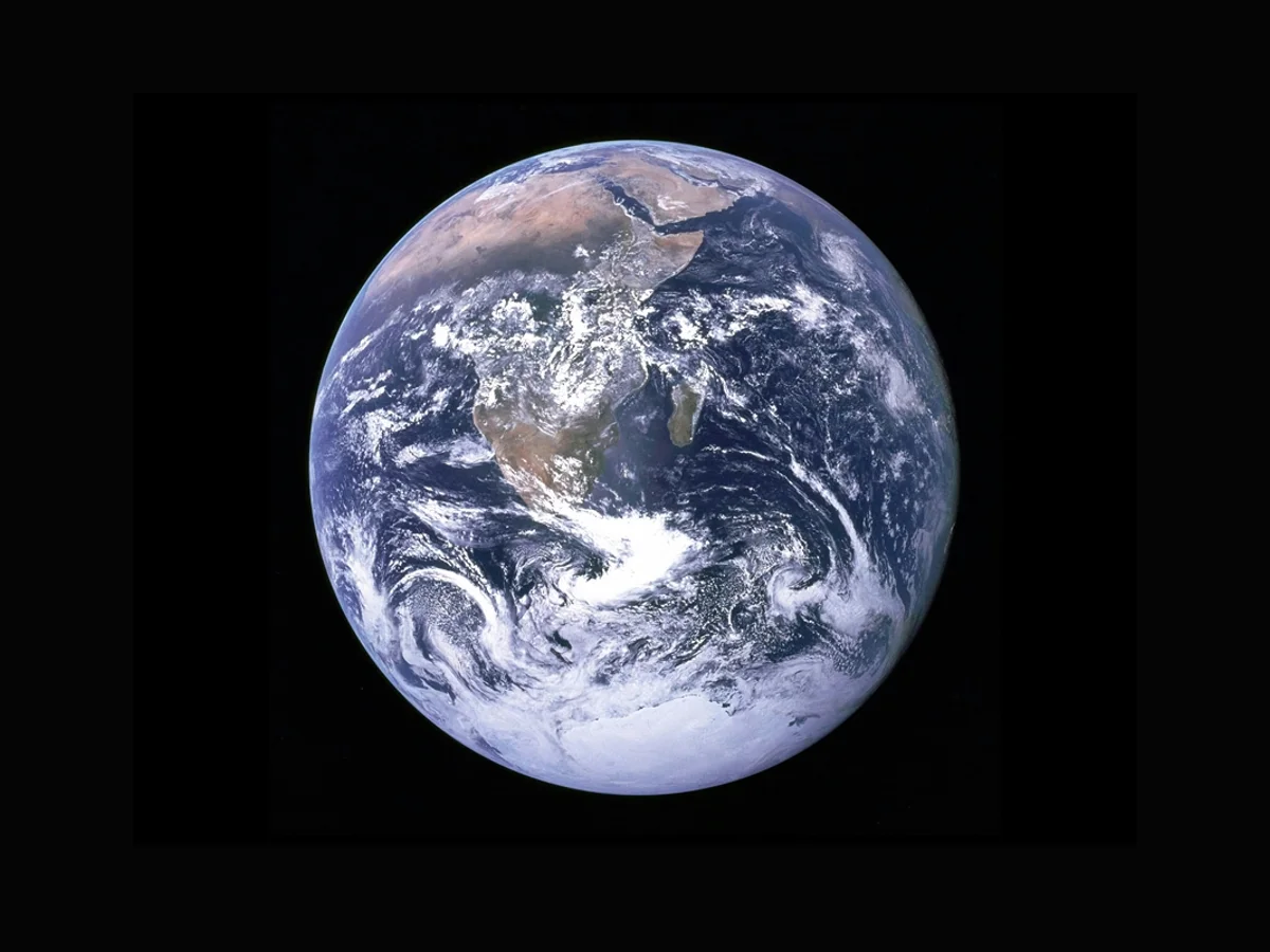 Em meio à tensão com China e Rússia, EUA admite ter arma no espaço