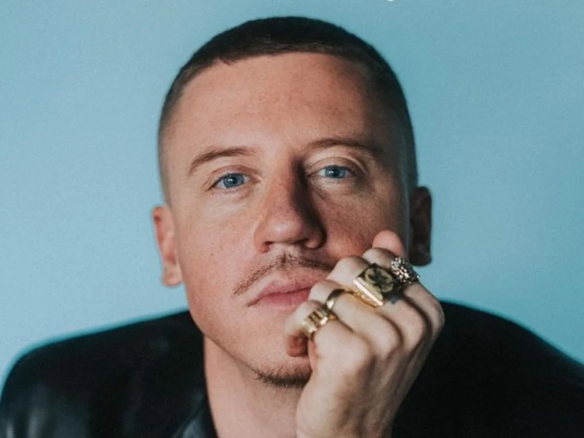 Macklemore anuncia turnê Palestina Livre após polêmica com Ed Sheeran