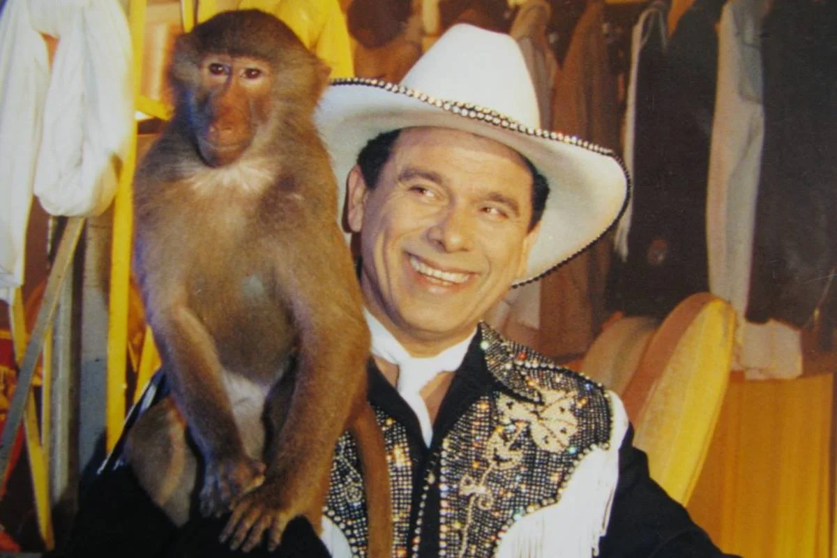 Herdeiro do Beto Carrero doa R$ 500 mil para campanha de Flávio
